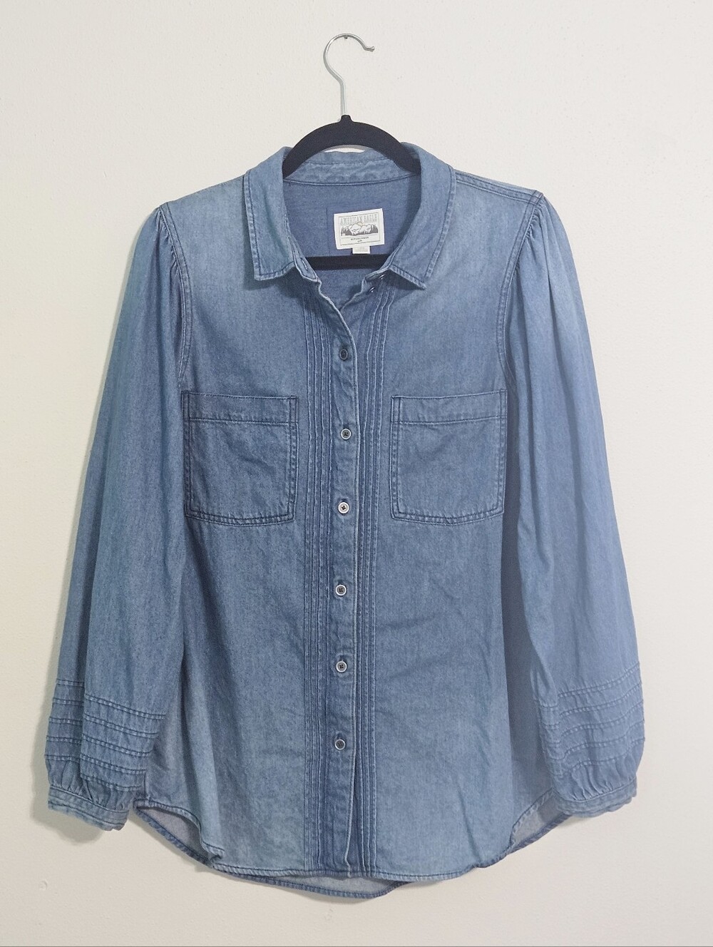 American Eagle Light Wash Denim Pintuck Button Down Shirt - Large